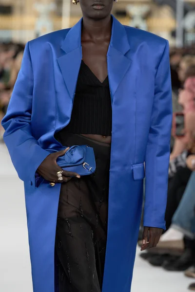 Look 84